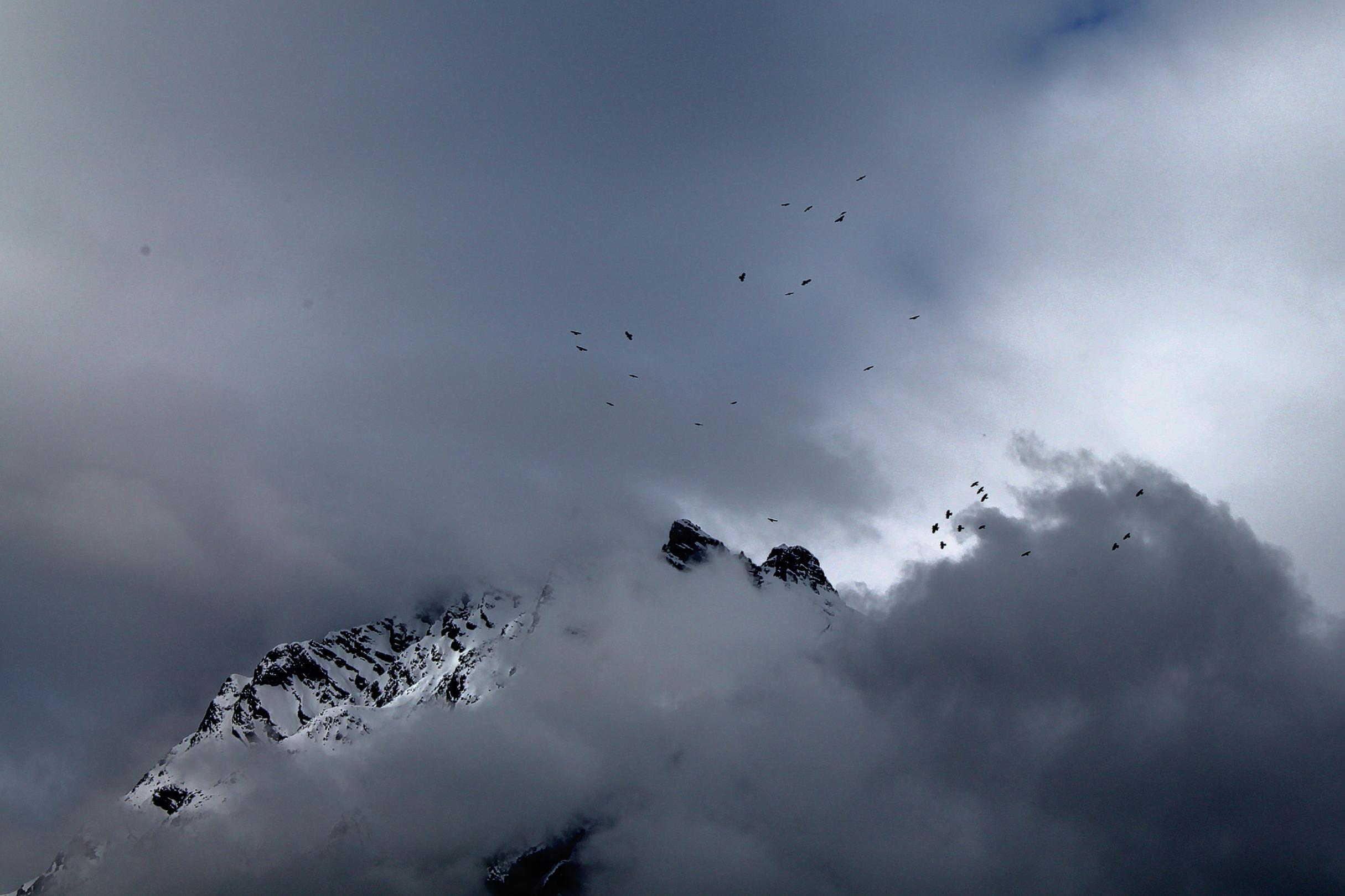 Bergkette in Wolken, Scuol 2019